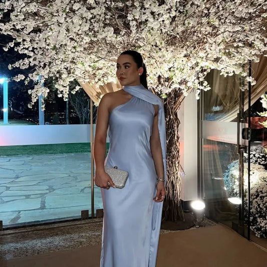 Elegant Ribbon Halter Dress – Tijdloze Klasse & Moderne Luxe